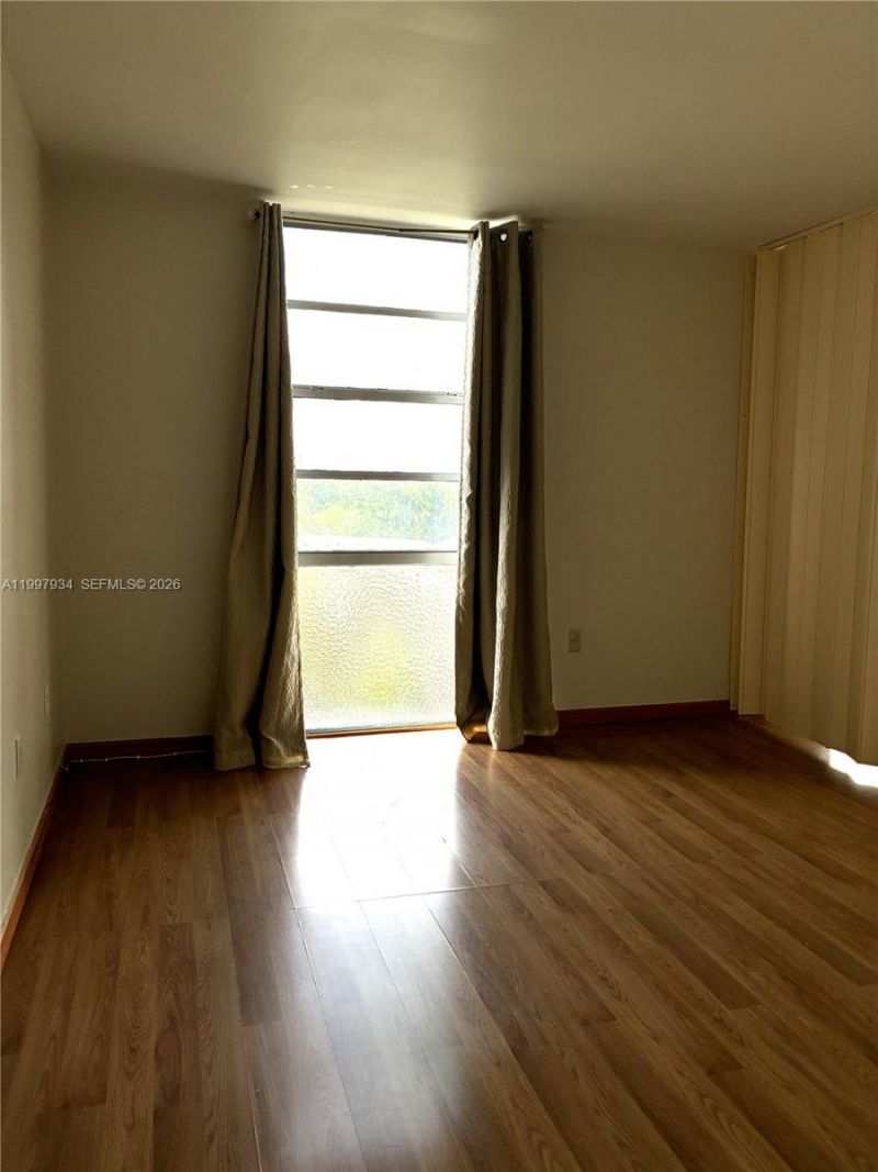 2500 NE 135th St, Unit B506, North Miami, FL 33181 Photo