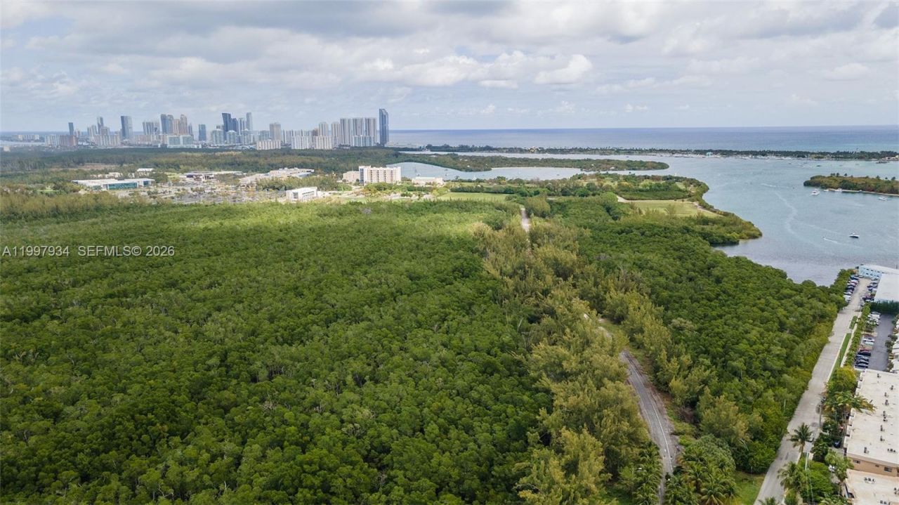 2500 NE 135th St, Unit B506, North Miami, FL 33181 Photo