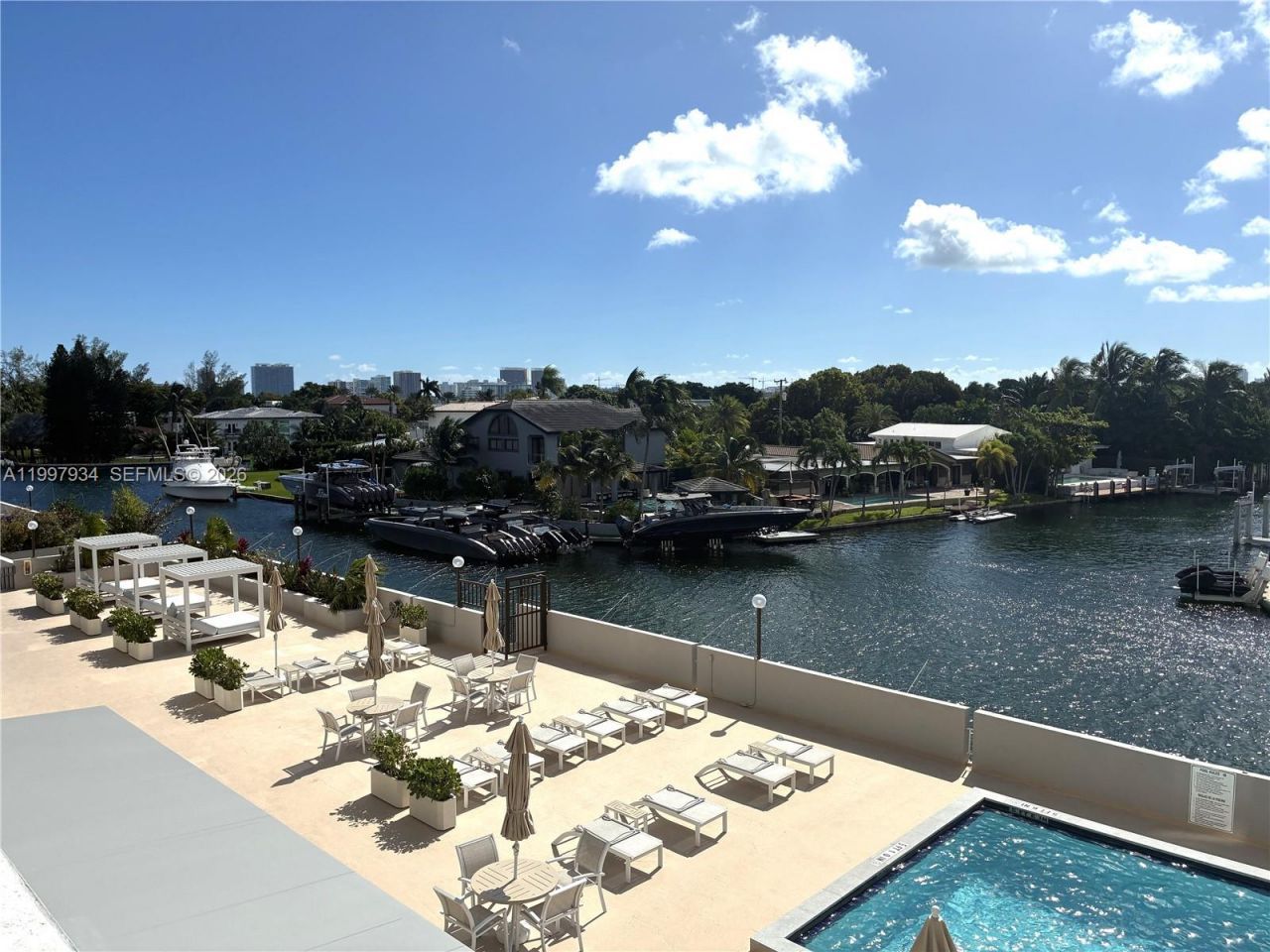 2500 NE 135th St, Unit B506, North Miami, FL 33181 Photo