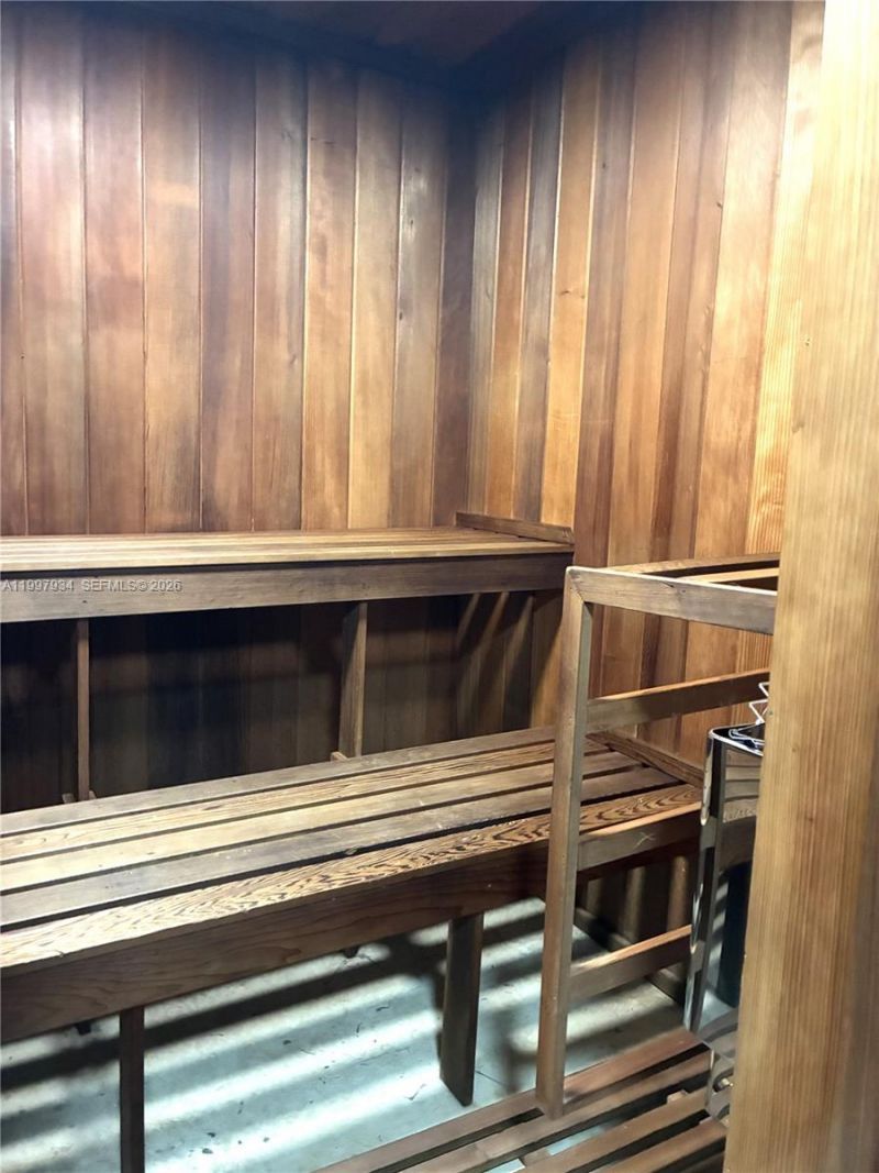 2500 NE 135th St, Unit B506, North Miami, FL 33181 Photo