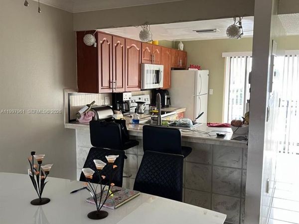 1298 W 51st Pl, Unit D-29, Hialeah, FL 33012