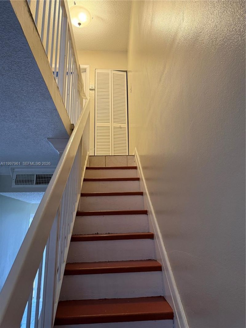 1298 W 51st Pl, Unit D-29, Hialeah, FL 33012 Photo