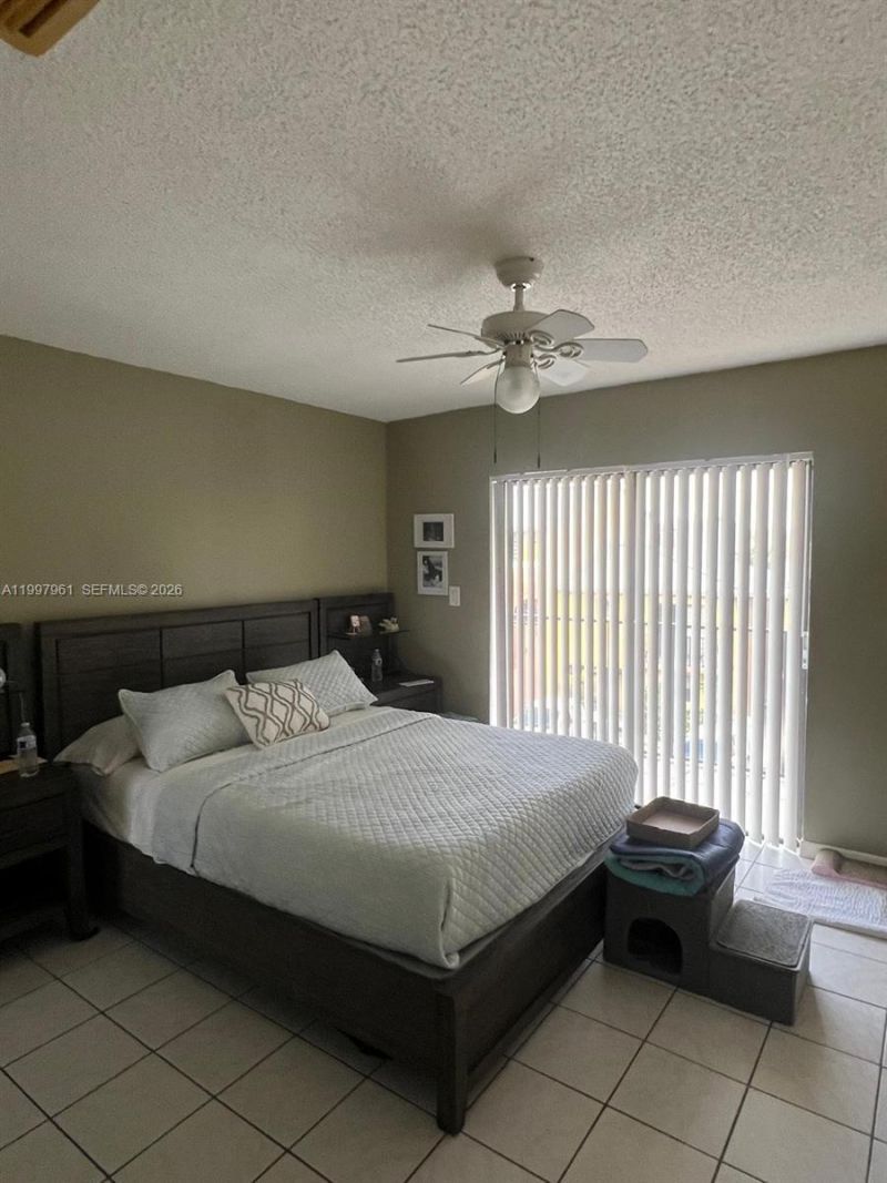 1298 W 51st Pl, Unit D-29, Hialeah, FL 33012 Photo