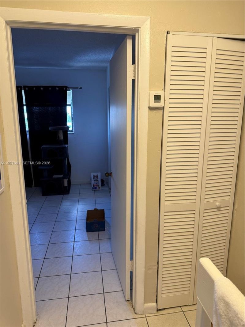 1298 W 51st Pl, Unit D-29, Hialeah, FL 33012 Photo