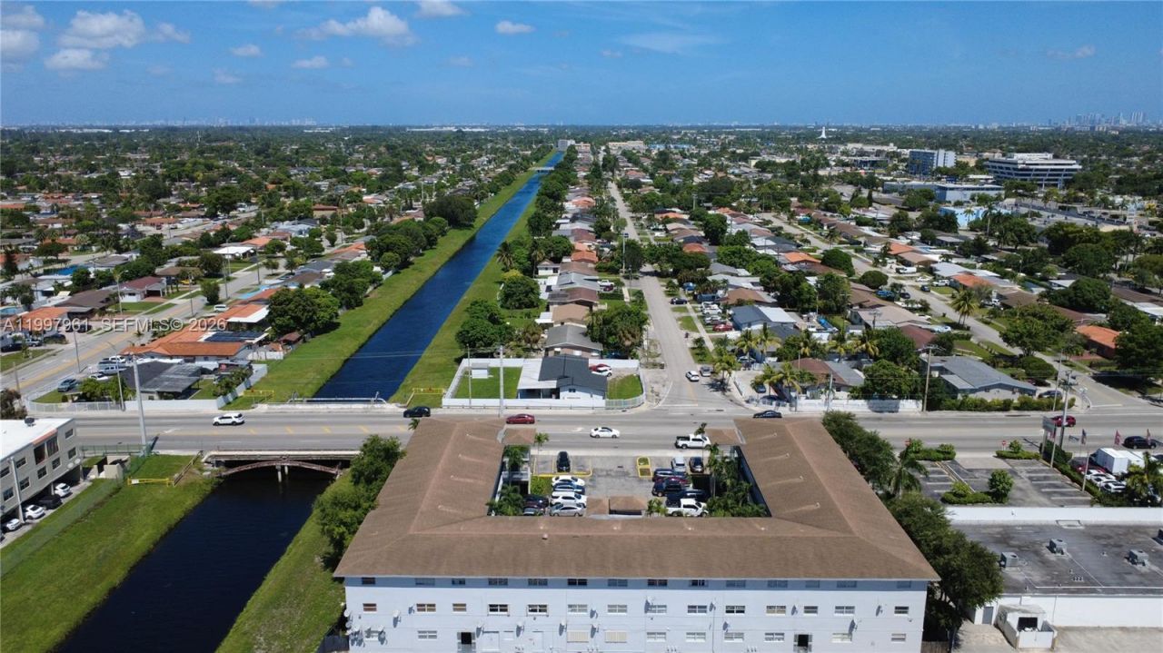 1298 W 51st Pl, Unit D-29, Hialeah, FL 33012 Photo