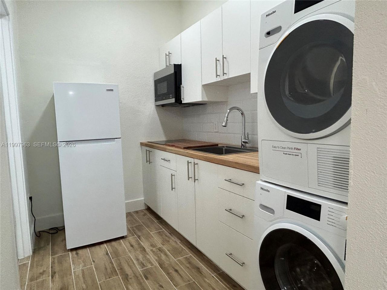 135 E 37th St, Unit 1, Hialeah, FL 33013 Photo