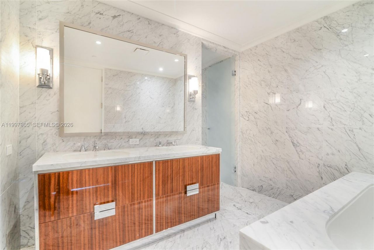 15701 Collins Ave , Unit 2302, Sunny Isles Beach, FL 33160 Photo