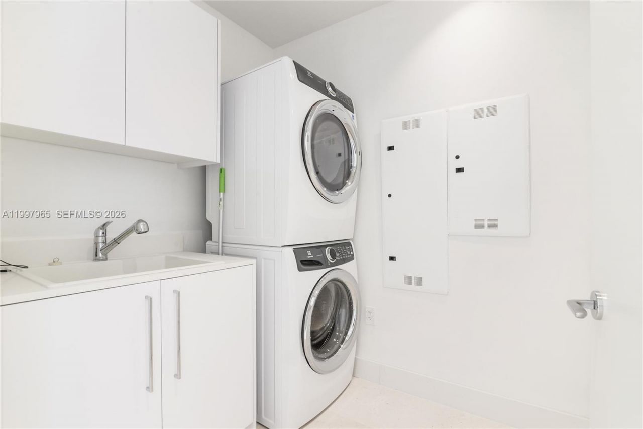 15701 Collins Ave , Unit 2302, Sunny Isles Beach, FL 33160 Photo