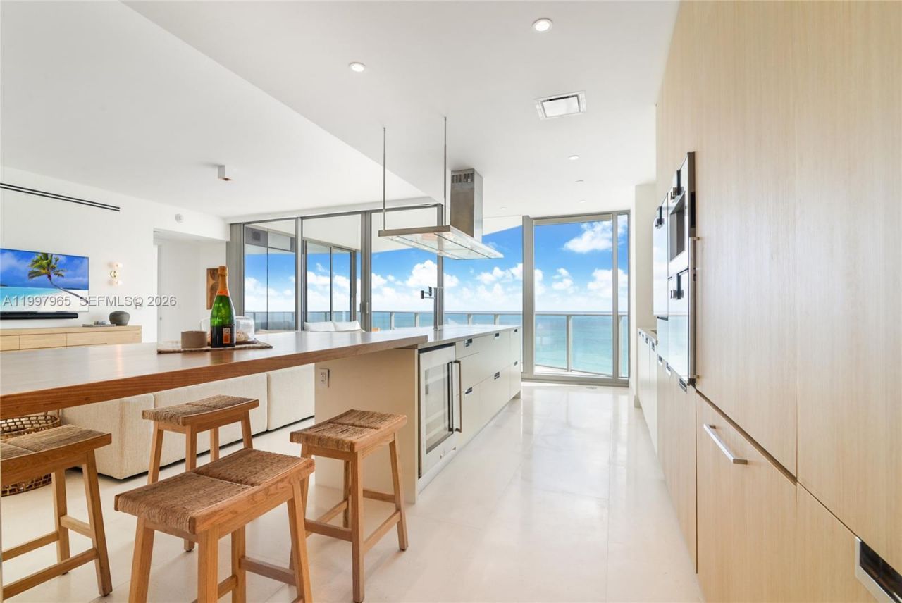 15701 Collins Ave , Unit 2302, Sunny Isles Beach, FL 33160 Photo