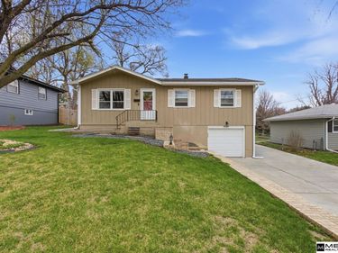 8222 Gold Street , Omaha, NE 68124