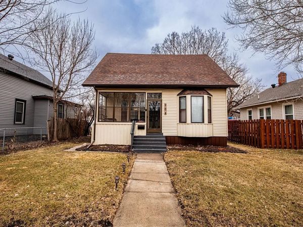 904 12th Street N, Fargo, ND 58102