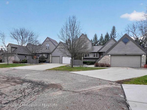 1124 Boulder Court, Lansing, MI 48917