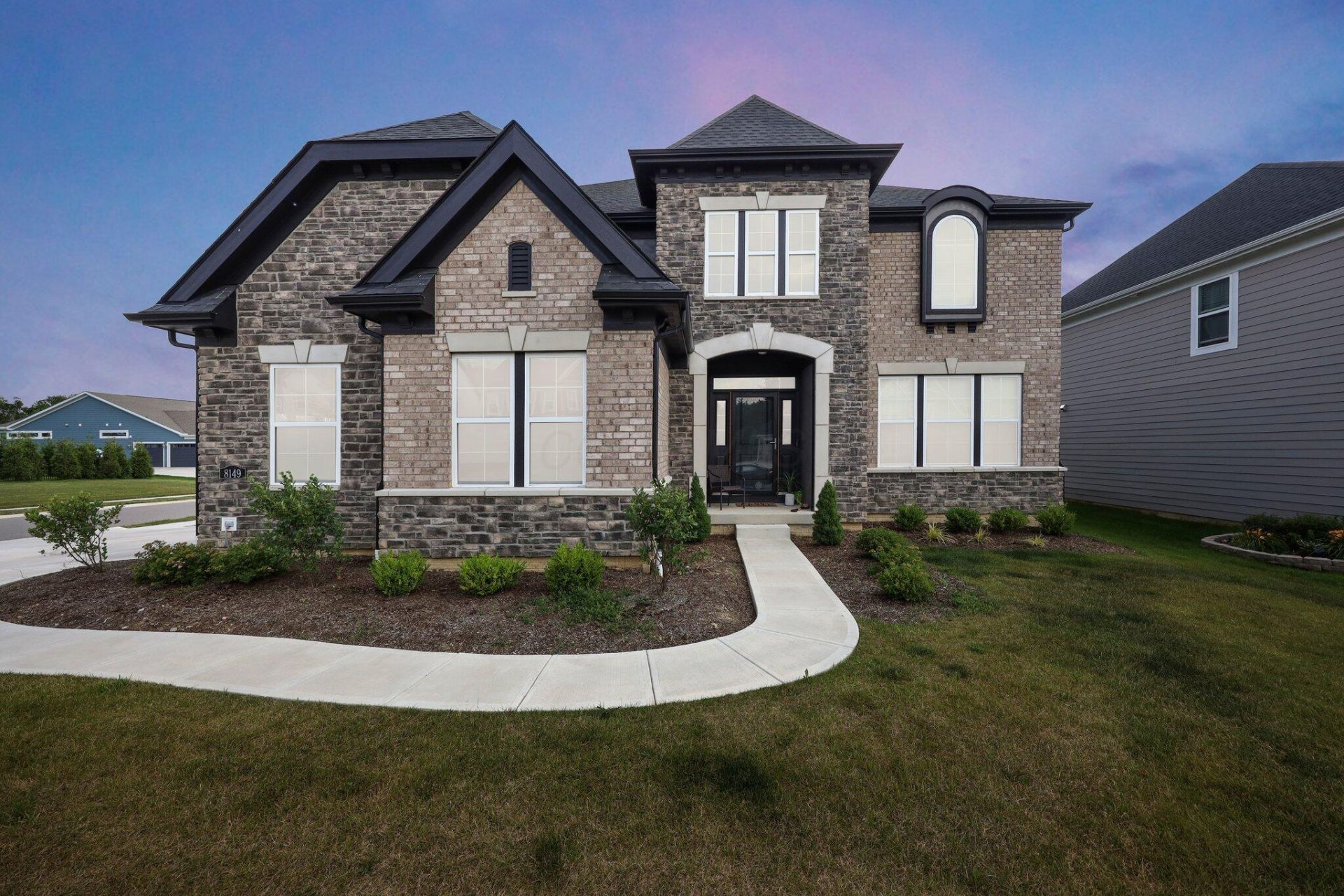 8149 Chesapeake Way Nw, Pickerington, OH 43147 Main Photo