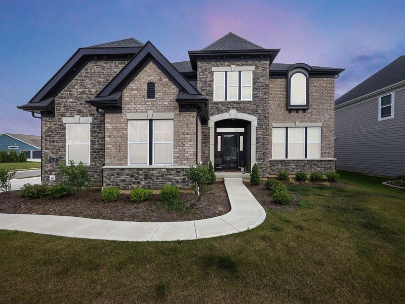 8149 Chesapeake Way NW, Pickerington, OH 43147 Photo 1