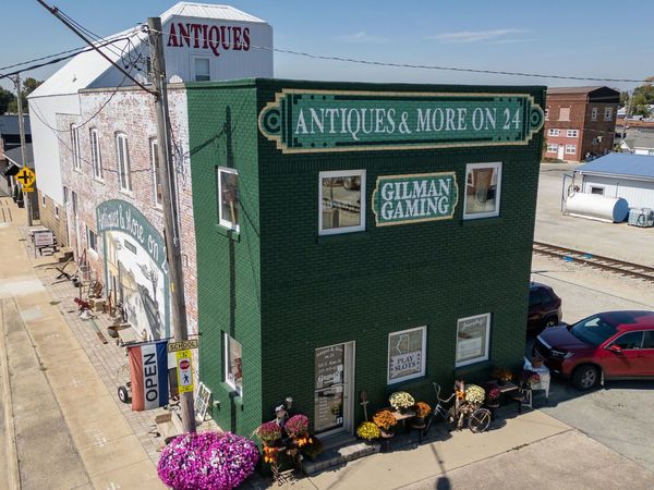 126 S Main Street , Gilman, IL 60938