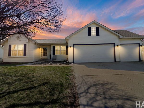 711 Wedgewood , McHenry, IL 60050