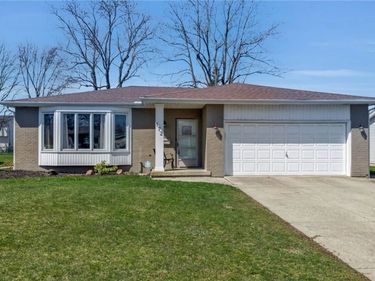 172 Teakwood Ter , Williamsville, NY 14221