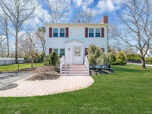 12 Ocean Avenue , East Quogue, NY 11942