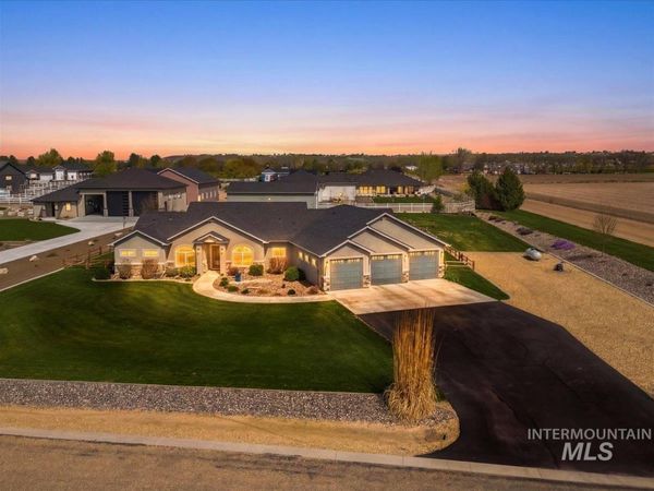 28024 Rivers Edge St, Wilder, ID 83676