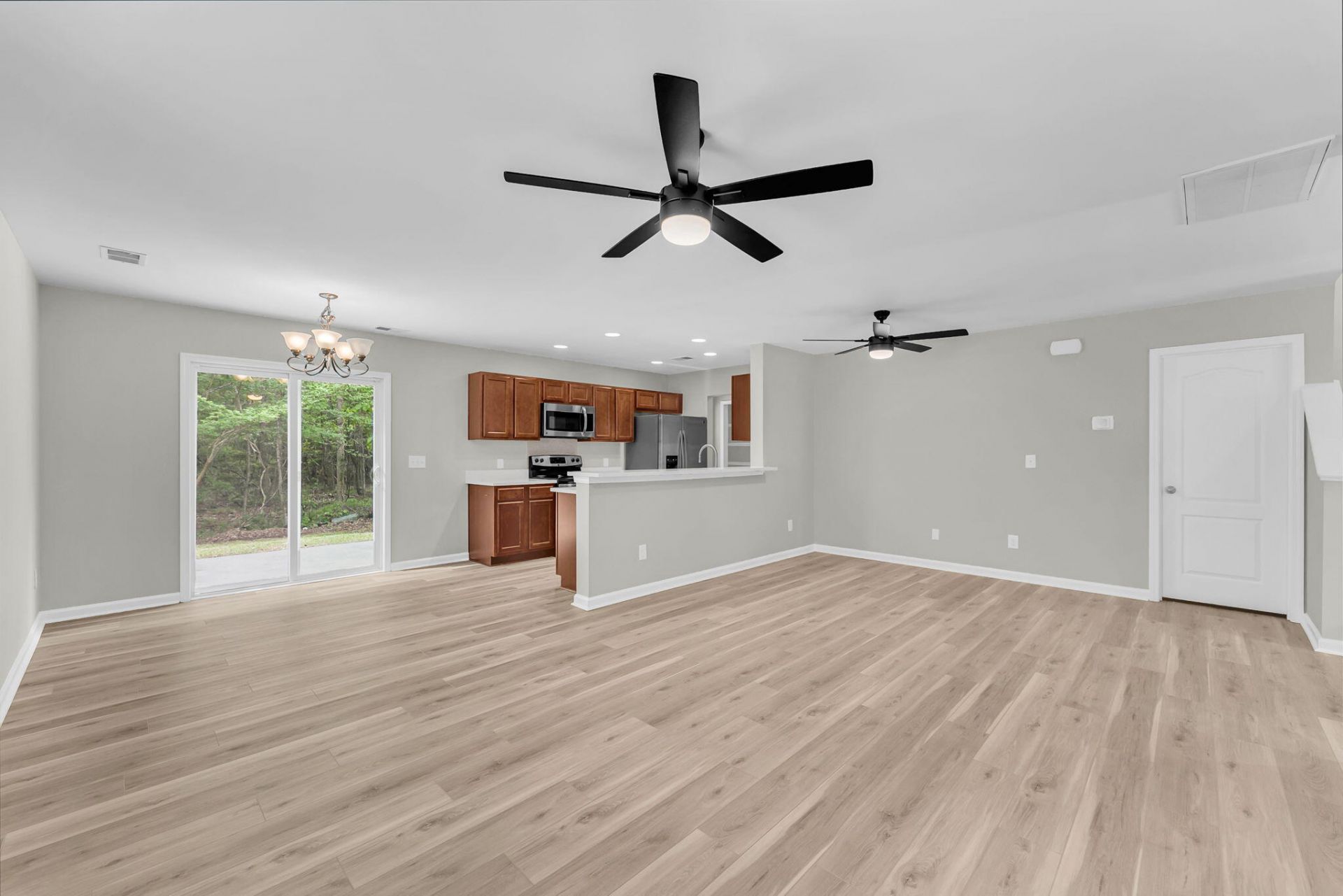 421 Savannah River Drive Photo 4