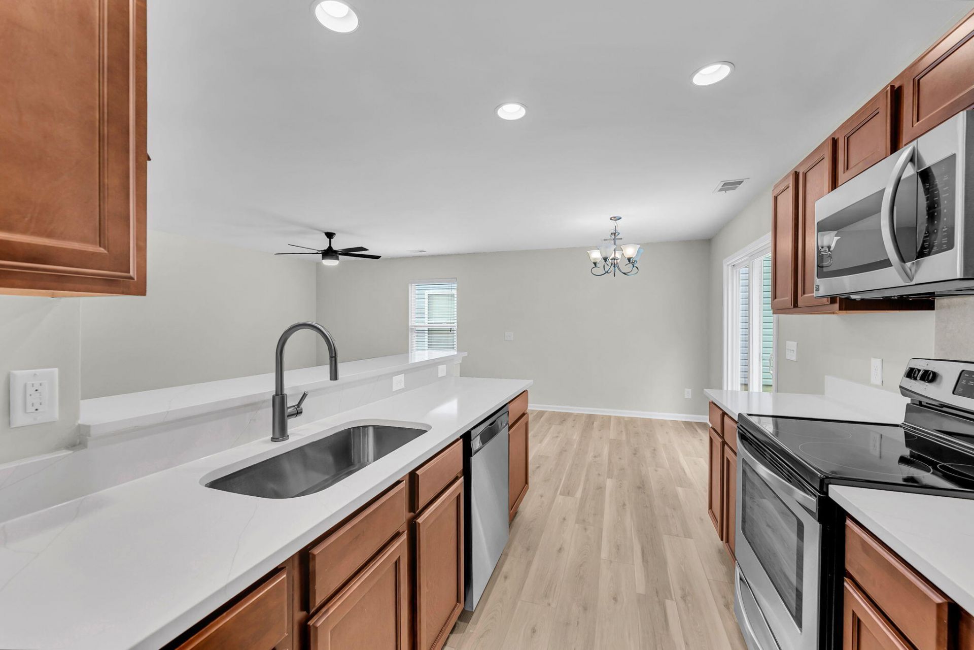 421 Savannah River Drive Photo 7