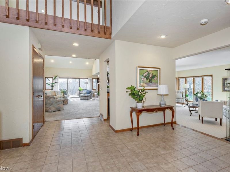 2625 Fairwood Drive, Pepper Pike, OH 44124 Photo 2