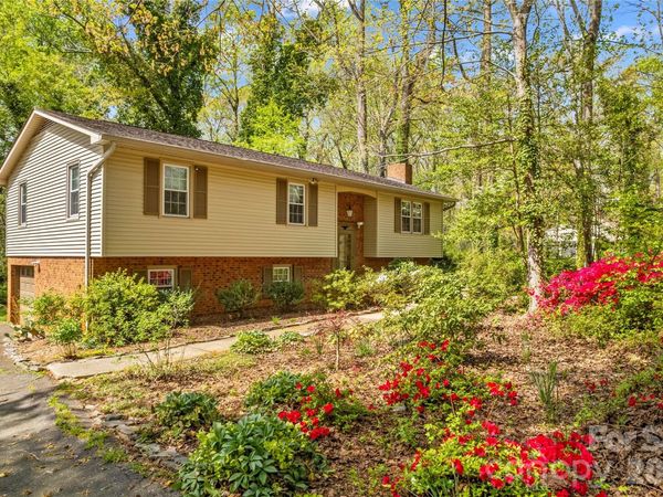 4325 Rosebriar Lane, Winston Salem, NC 27106