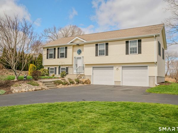 8 Heartwell, Groton, CT 06340