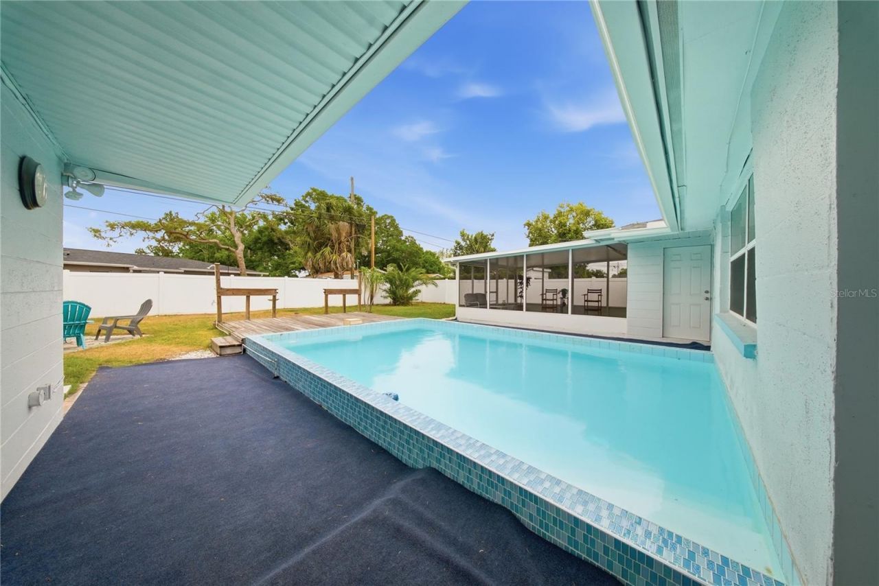 6725 17th Lane N, Saint Petersburg, FL 33702 Photo