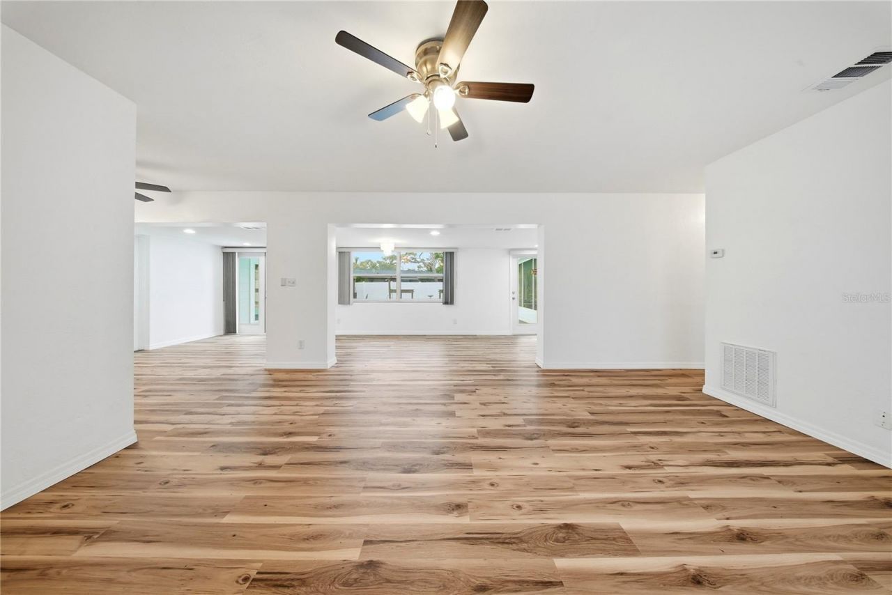 6725 17th Lane N, Saint Petersburg, FL 33702 Photo