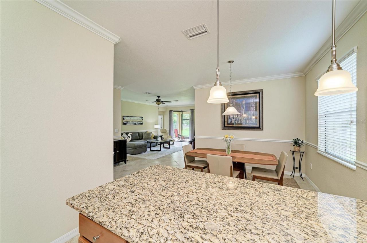 6810 Willowshire Way, Bradenton, FL 34212 Photo