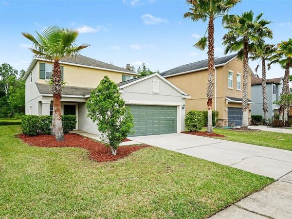 1677 LUDINGTON AVENUE, WESLEY CHAPEL, FL 33543