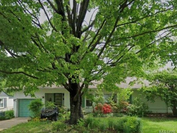 634 Warrenton Drive , St Louis, MO 63122