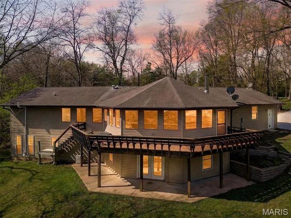 2567 Sugar Lake Road , Pacific, MO 63069