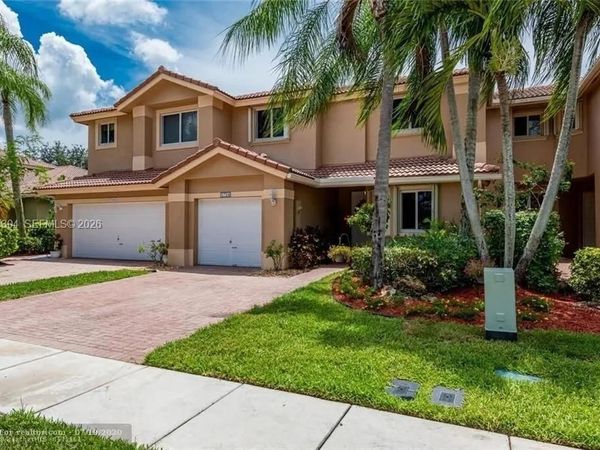 5754 NW 127th Ter, Coral Springs, FL 33076