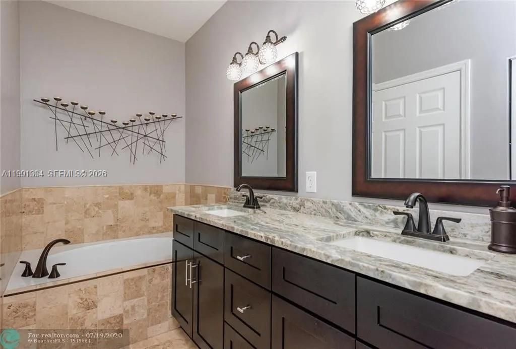 5754 NW 127th Ter, Coral Springs, FL 33076 Photo