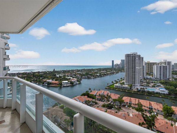 21050 Point Pl , Unit 2202, Aventura, FL 33180
