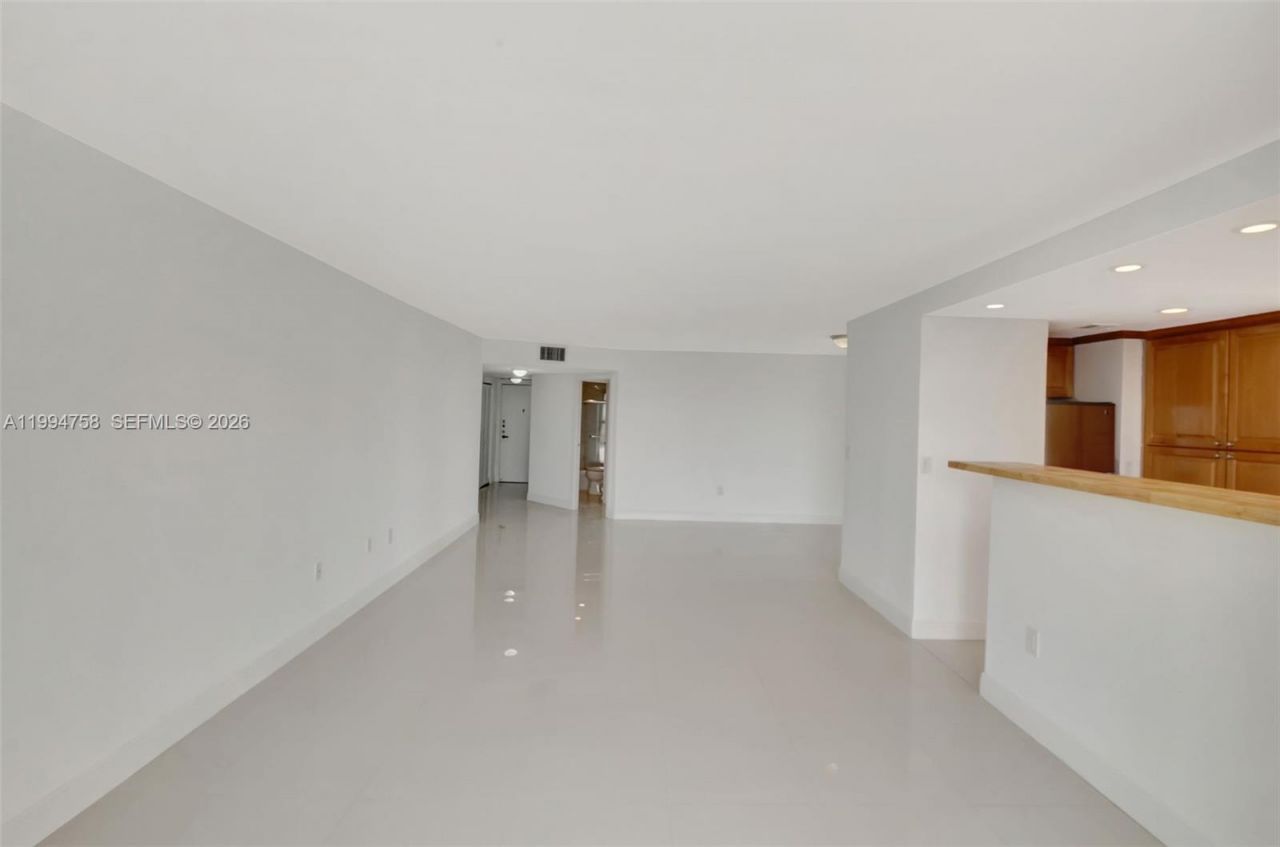 2333 Brickell Ave, Unit 305, Miami, FL 33129 Photo