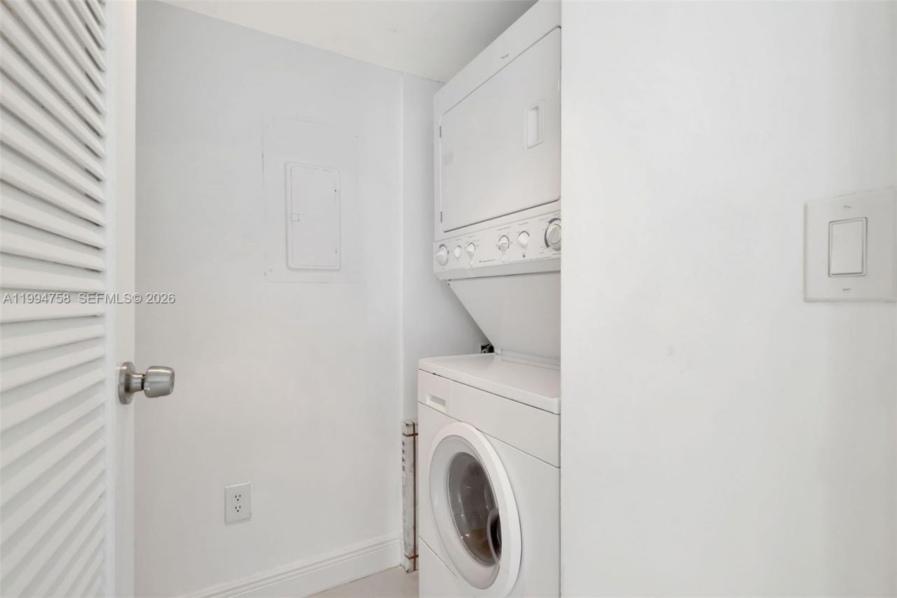 2333 Brickell Ave, Unit 305, Miami, FL 33129 Photo