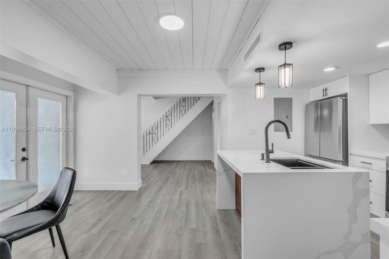 6448 Windmill Gate Rd , Miami Lakes, FL 33014 Photo