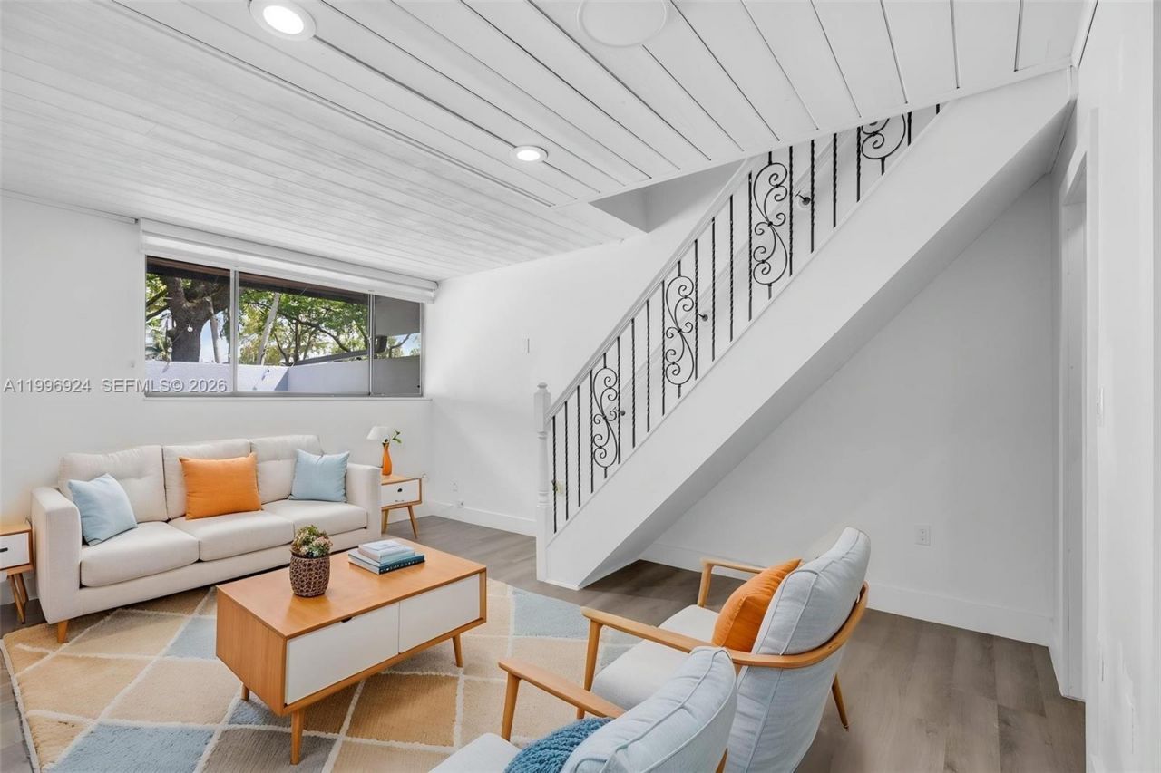 6448 Windmill Gate Rd , Miami Lakes, FL 33014 Photo