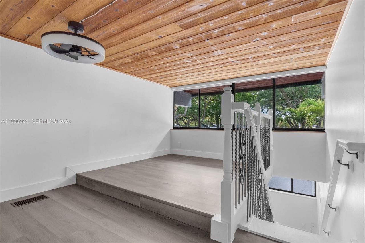 6448 Windmill Gate Rd , Miami Lakes, FL 33014 Photo