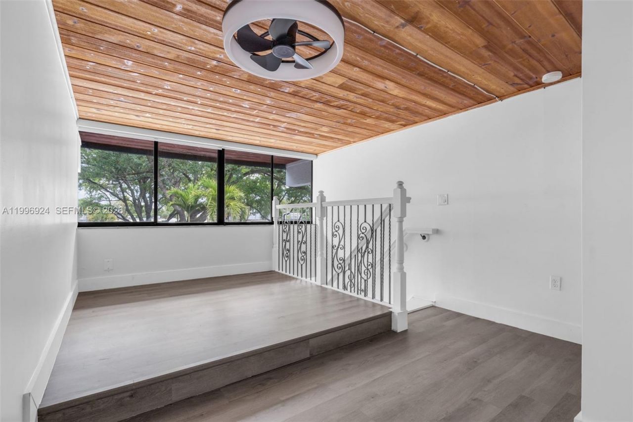 6448 Windmill Gate Rd , Miami Lakes, FL 33014 Photo