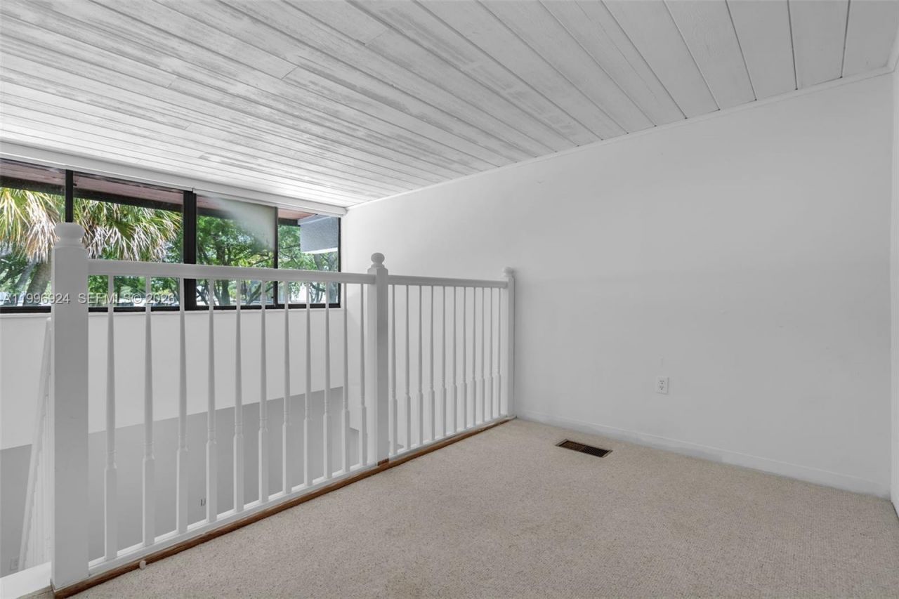 6448 Windmill Gate Rd , Miami Lakes, FL 33014 Photo