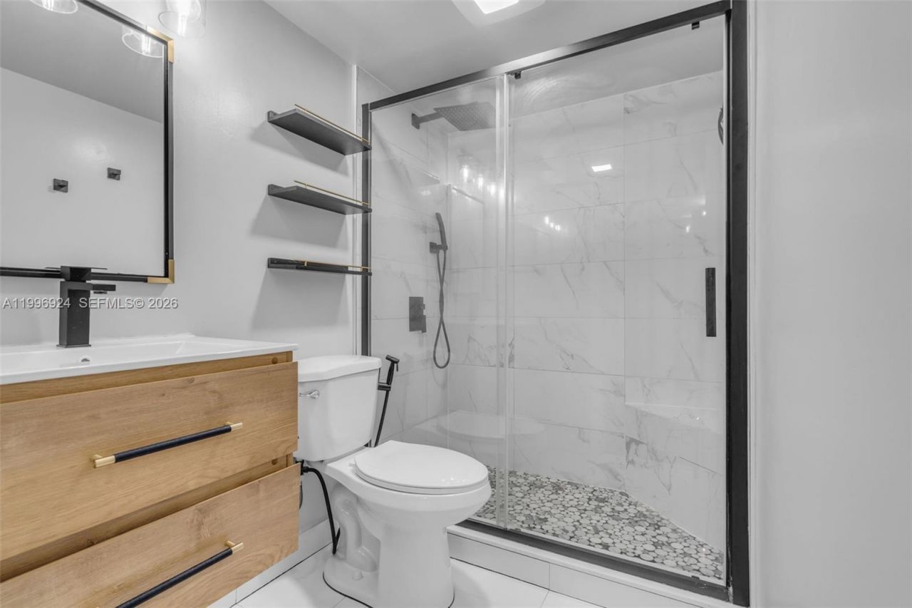 6448 Windmill Gate Rd , Miami Lakes, FL 33014 Photo