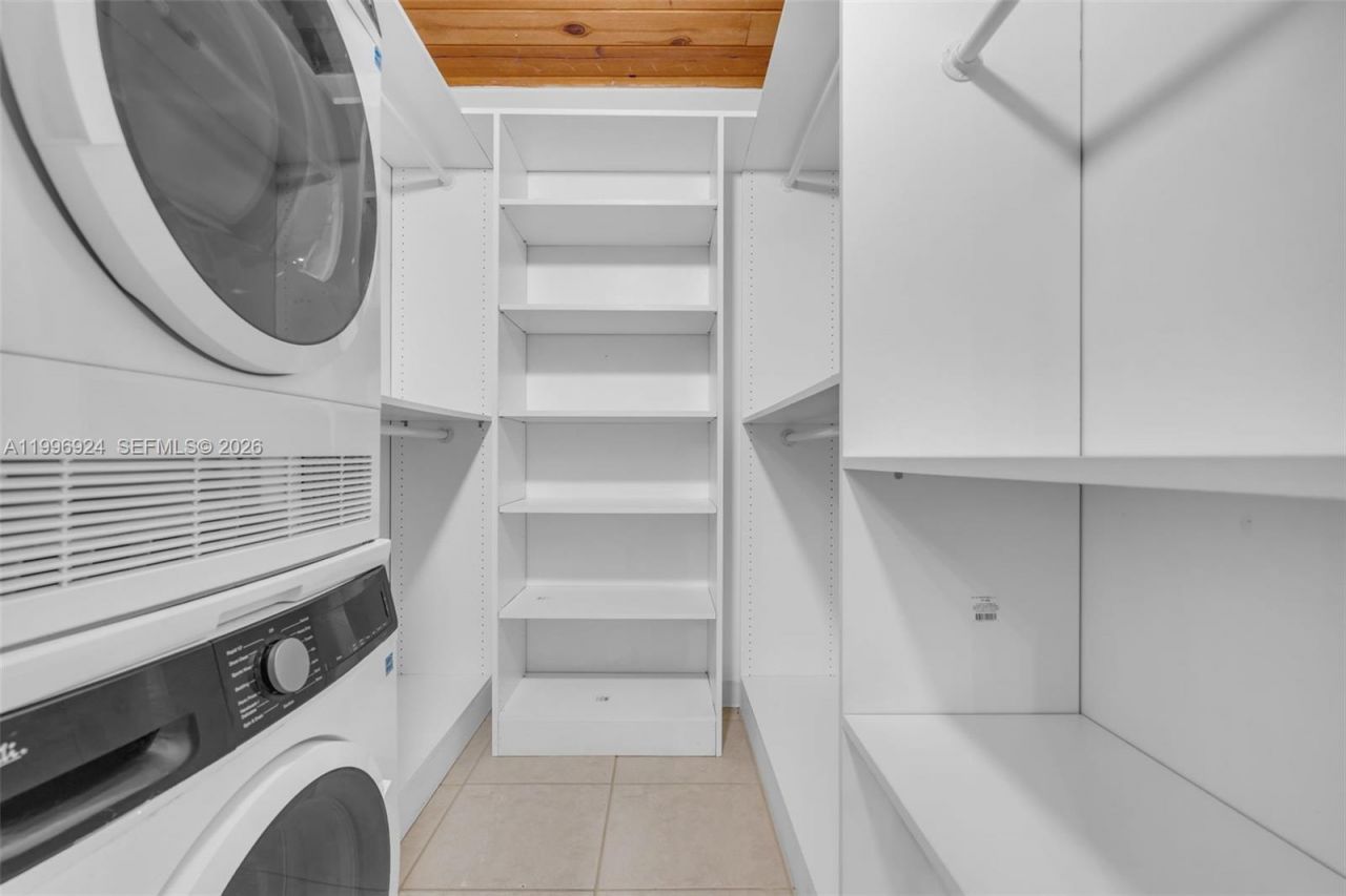 6448 Windmill Gate Rd , Miami Lakes, FL 33014 Photo