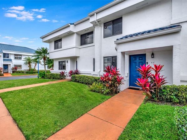 21300 San Simeon Way , Unit K2, Miami, FL 33179