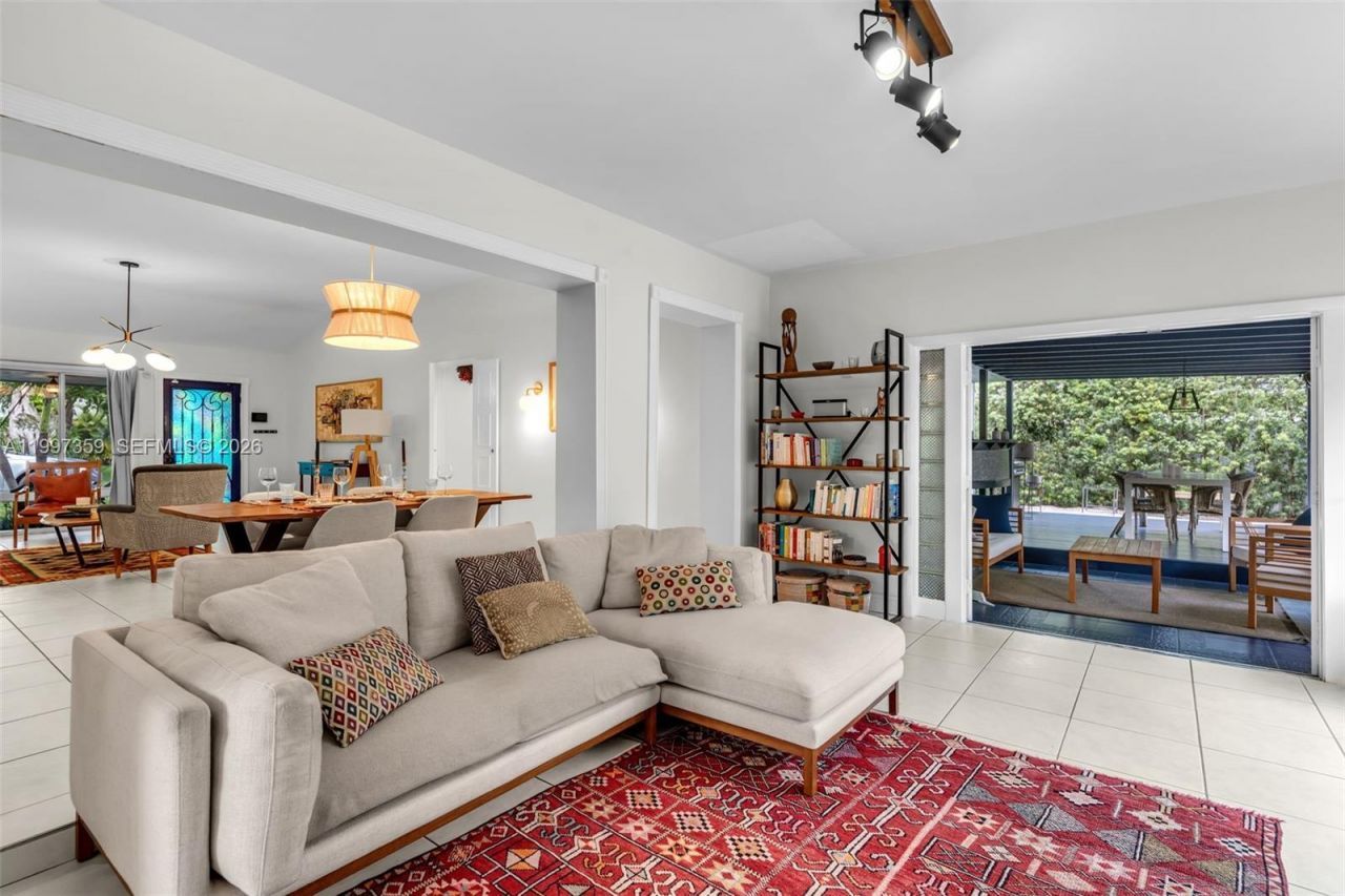 470 NW 88th Ter , El Portal, FL 33150 Photo