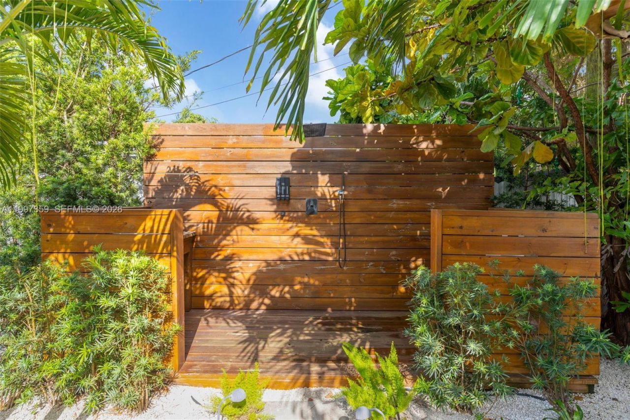 470 NW 88th Ter , El Portal, FL 33150 Photo