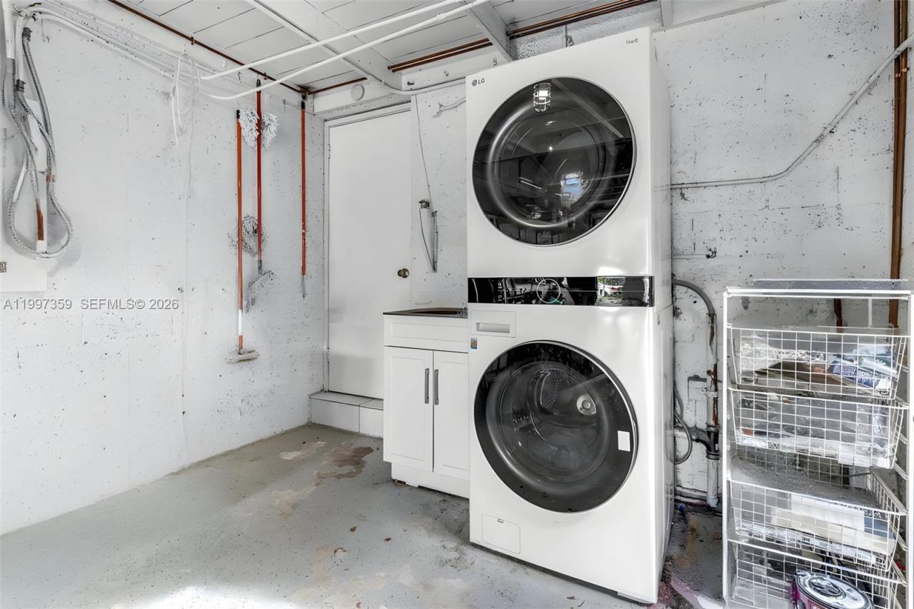 470 NW 88th Ter , El Portal, FL 33150 Photo